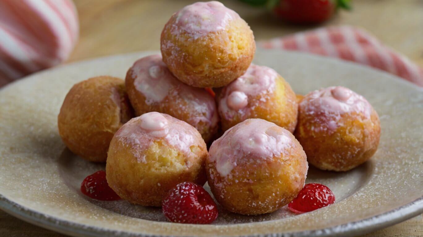 Strawberry Cheesecake Donut Holes Recipe