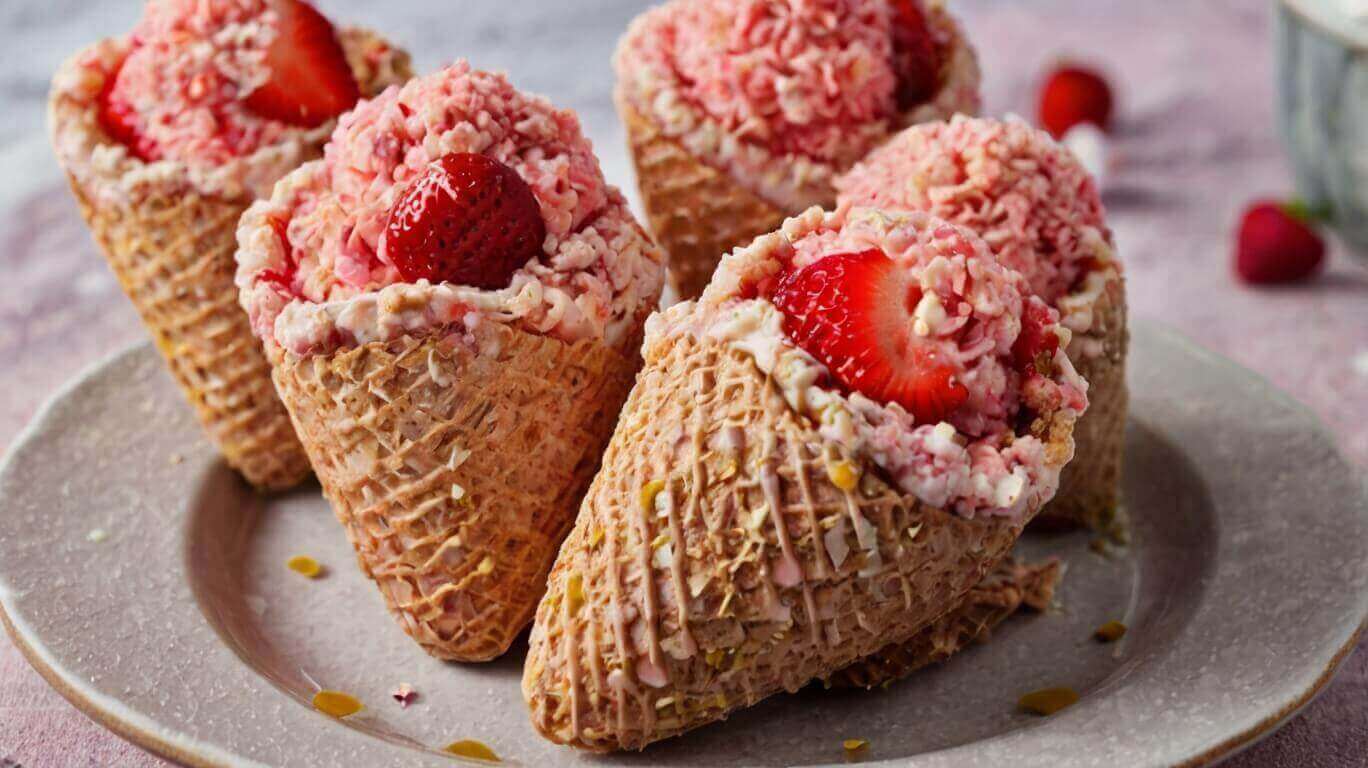 Strawberry Crunch Cheesecake Cones Recipe