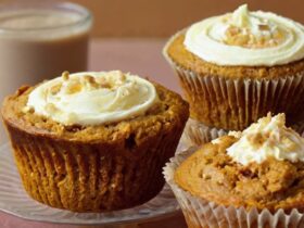 Homemade Starbucks Pumpkin Cream Cheese Muffins Recipe