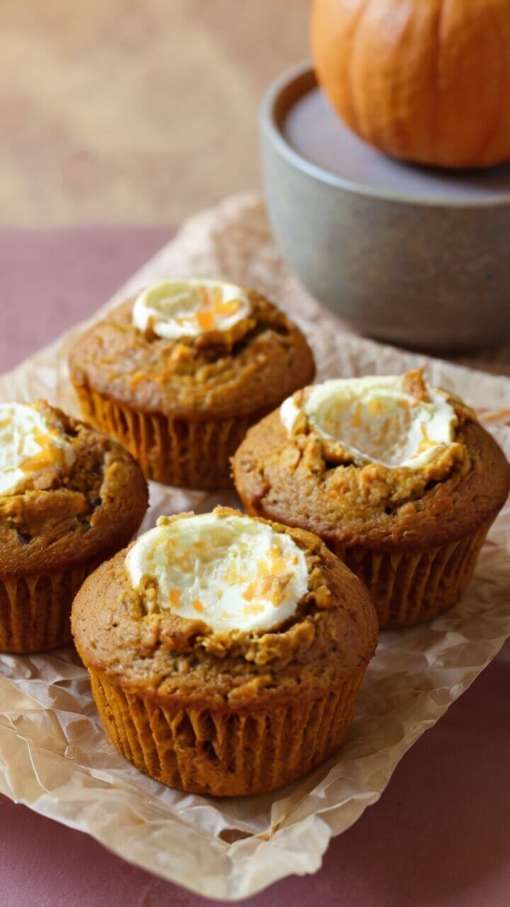 Homemade Starbucks Pumpkin Cream Cheese Muffins
